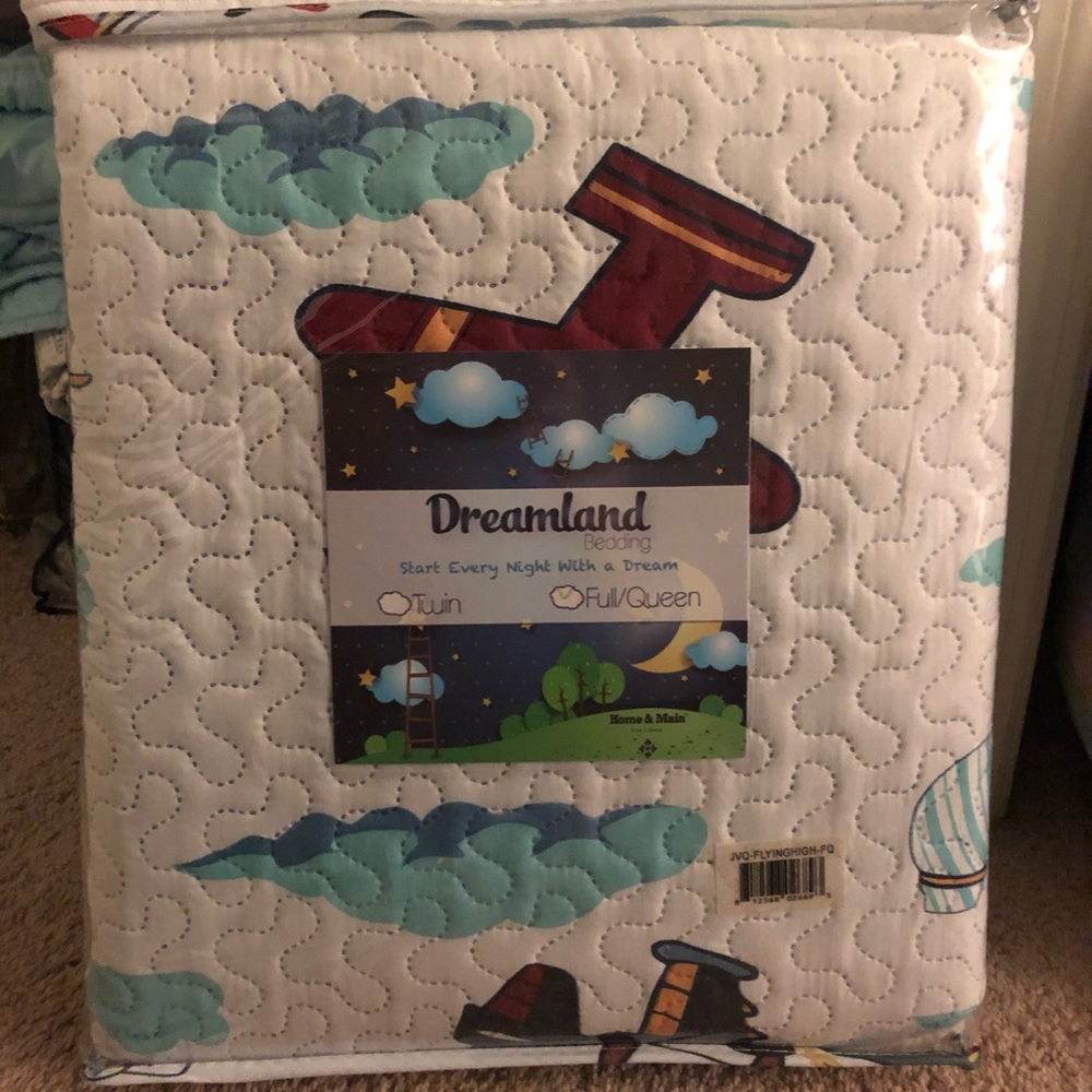 Full/queen size kids airplane quilt